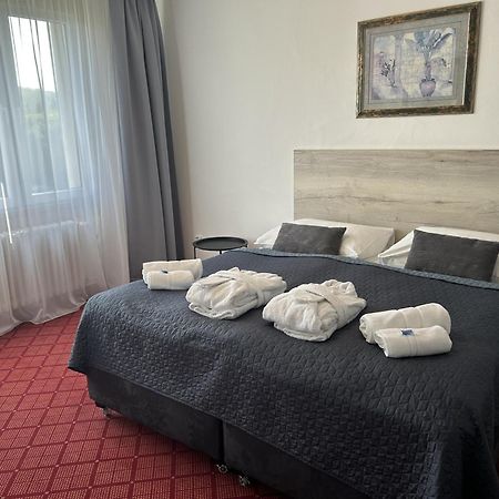 Patria Hotel Trutnov Bagian luar foto