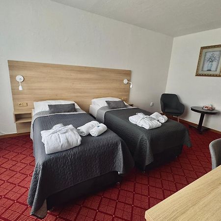 Patria Hotel Trutnov Bagian luar foto