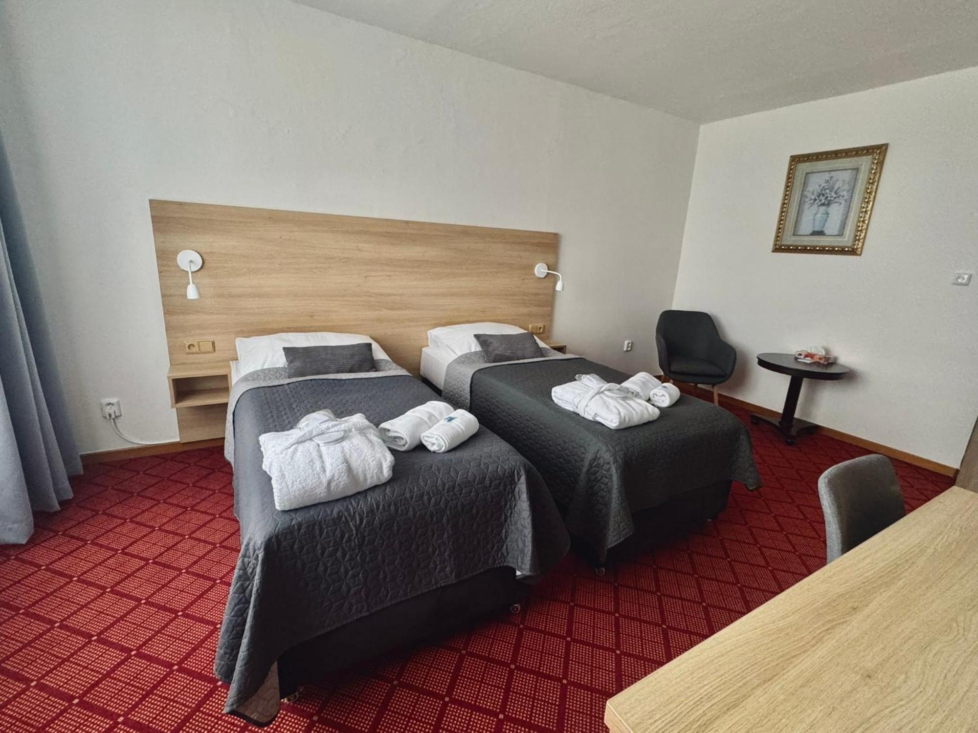 Patria Hotel Trutnov Bagian luar foto
