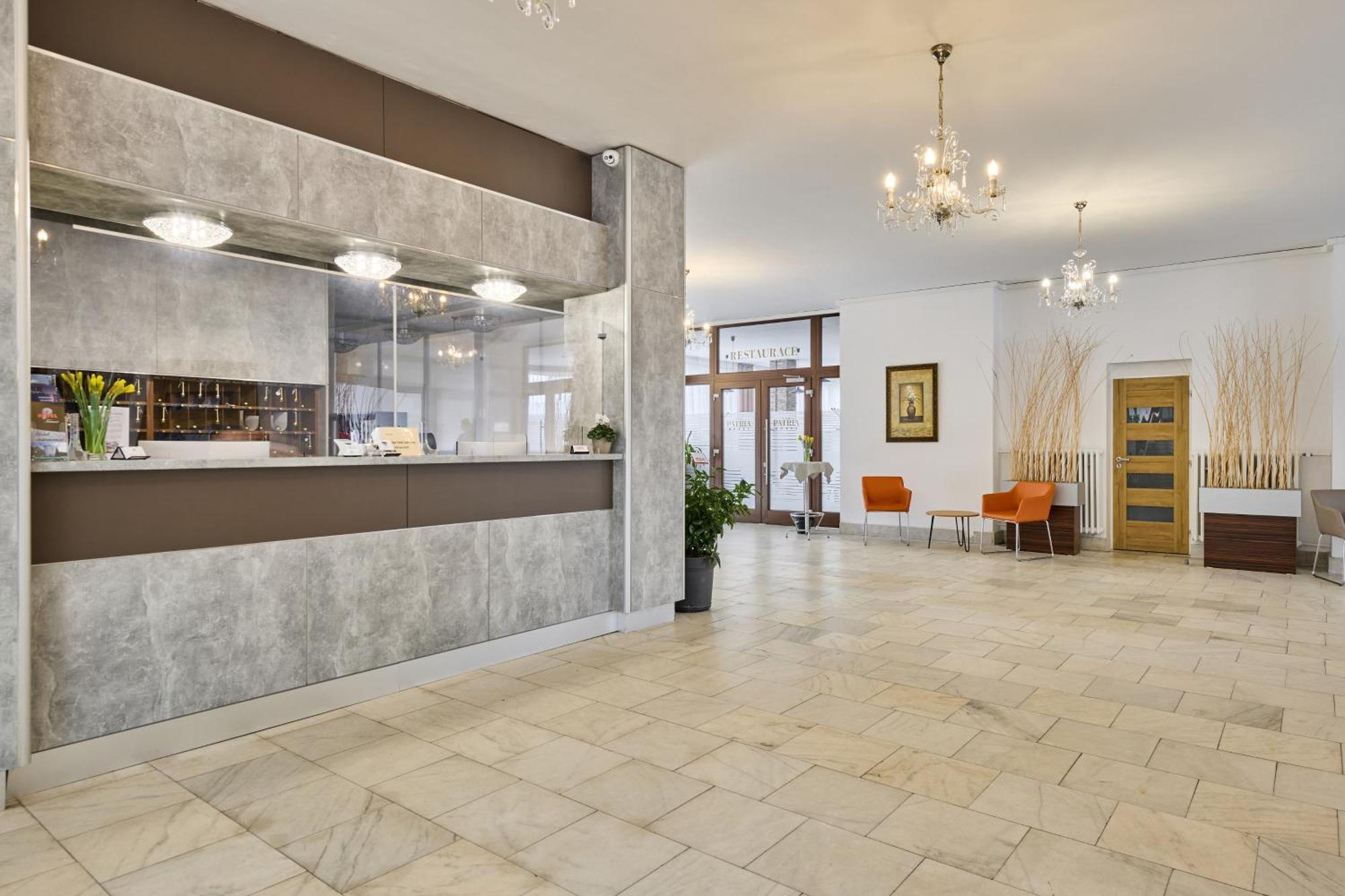 Patria Hotel Trutnov Bagian luar foto