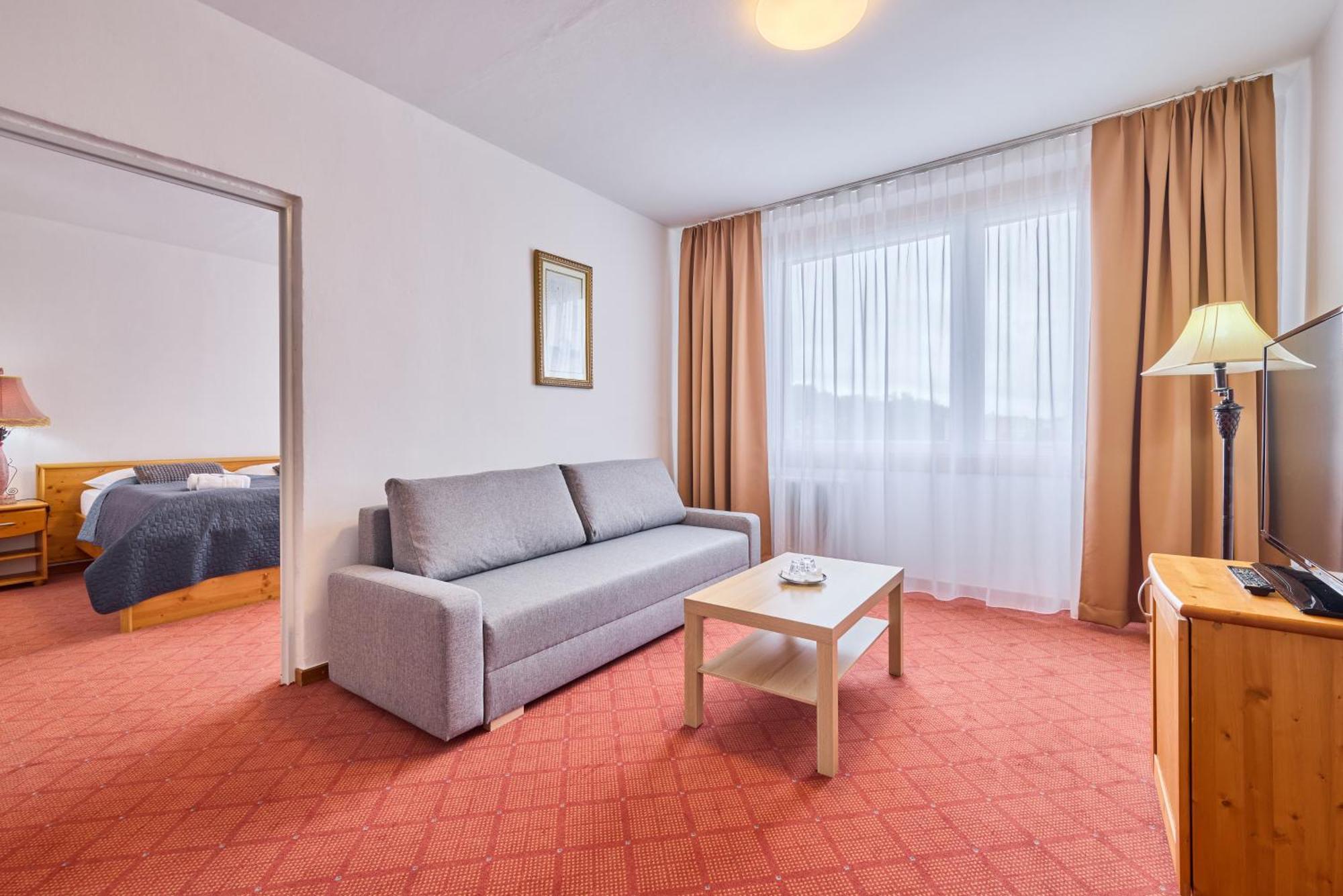 Patria Hotel Trutnov Bagian luar foto