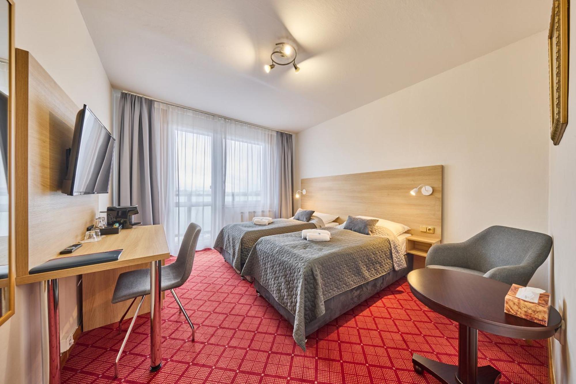Patria Hotel Trutnov Bagian luar foto
