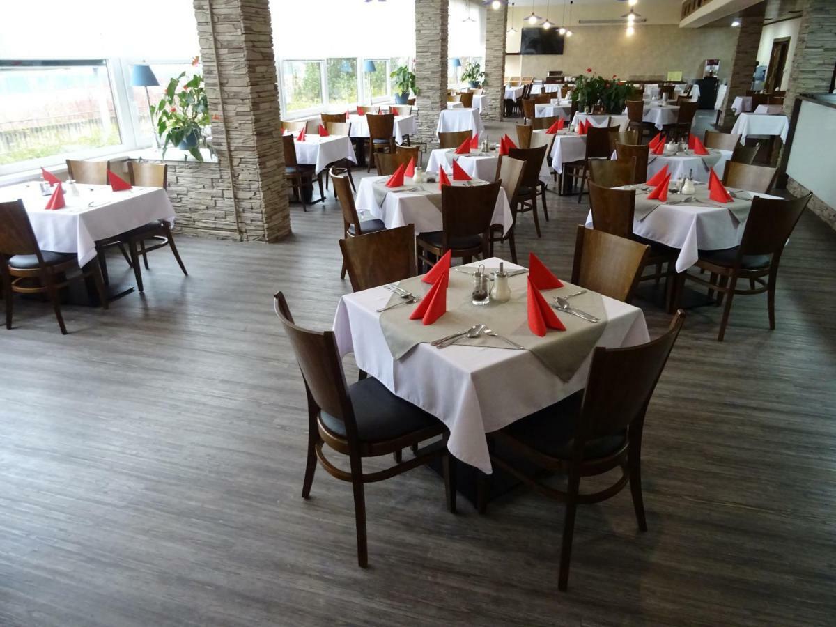 Patria Hotel Trutnov Bagian luar foto
