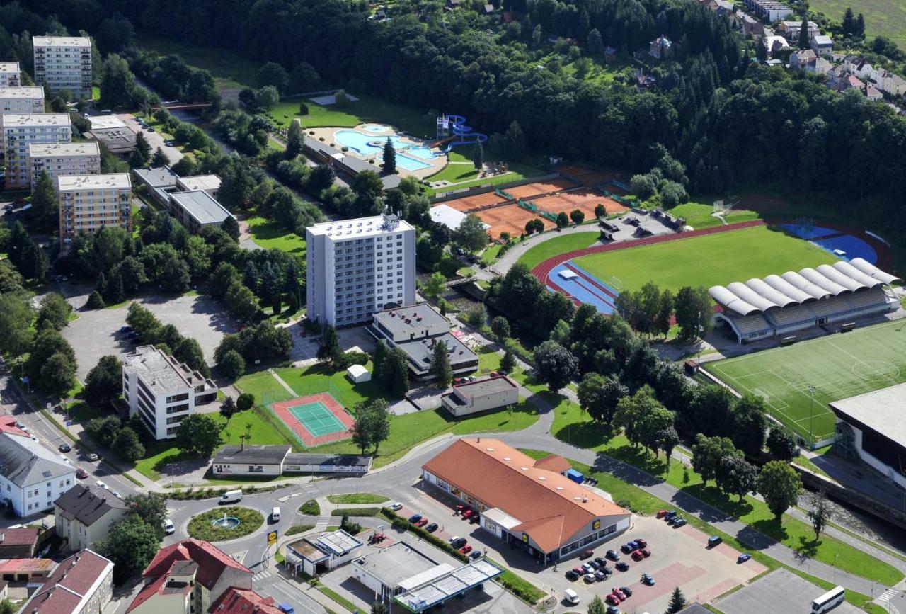Patria Hotel Trutnov Bagian luar foto