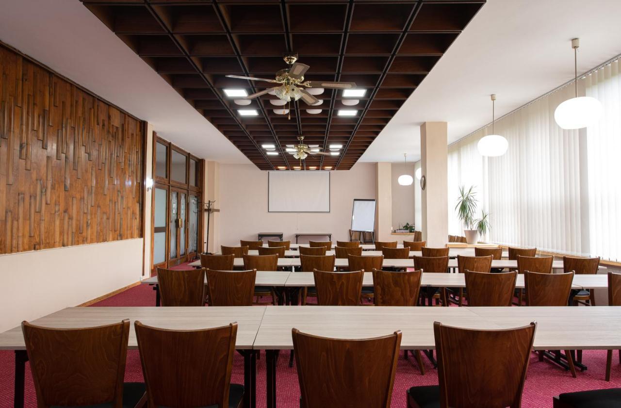 Patria Hotel Trutnov Bagian luar foto